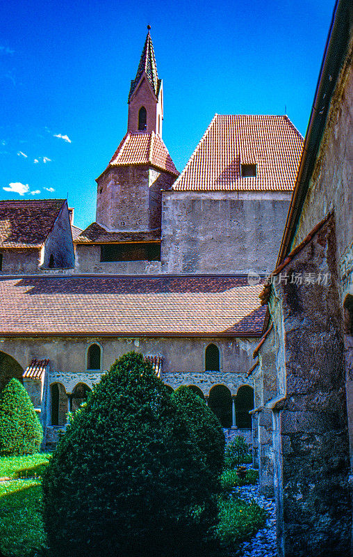 1989年旧正片扫描，Pfarrkirche St. Michael (Brixen)庭院，意大利